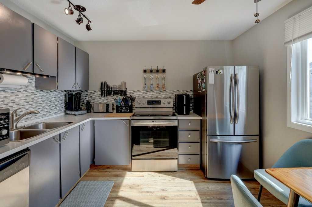









44


Castlegreen

Close Northeast,
Calgary,




AB
t3j 1y6

