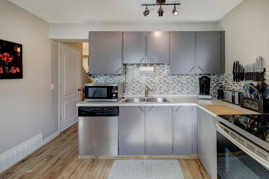 









44


Castlegreen

Close Northeast,
Calgary,




AB
t3j 1y6

