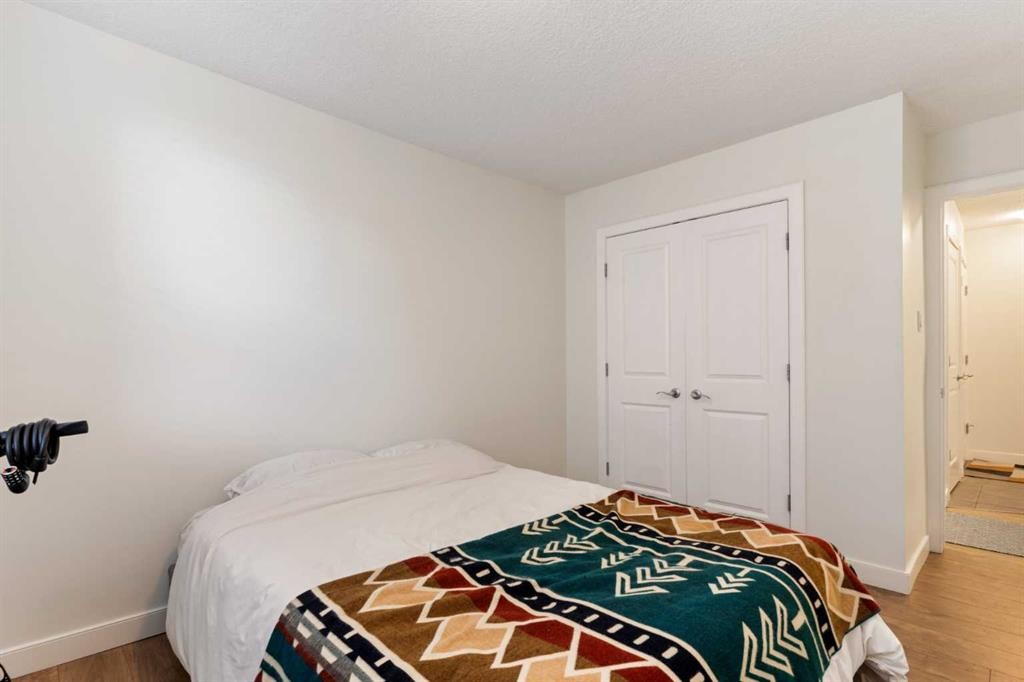 









605


14

Avenue Southwest, 303,
Calgary,




AB
T2R 0M9

