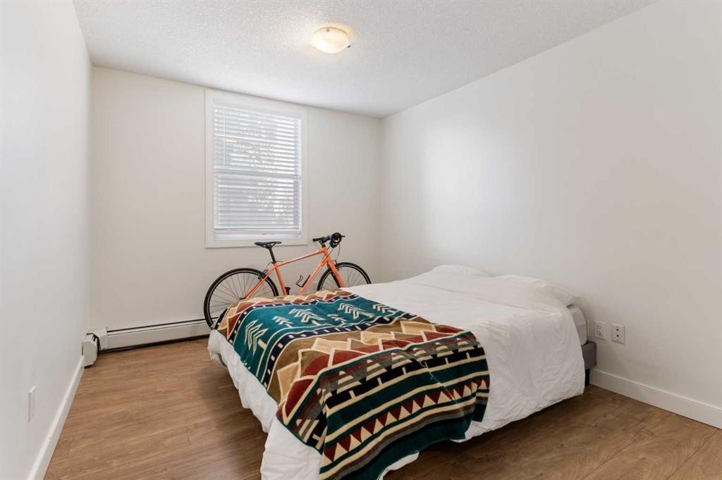 









605


14

Avenue Southwest, 303,
Calgary,




AB
T2R 0M9

