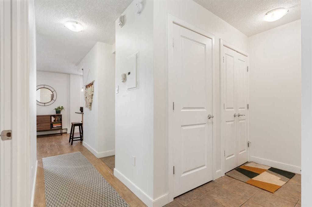 









605


14

Avenue Southwest, 303,
Calgary,




AB
T2R 0M9

