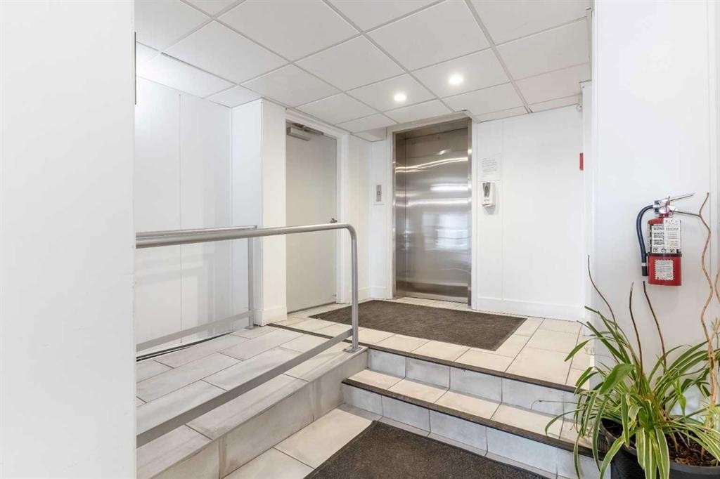 









605


14

Avenue Southwest, 303,
Calgary,




AB
T2R 0M9

