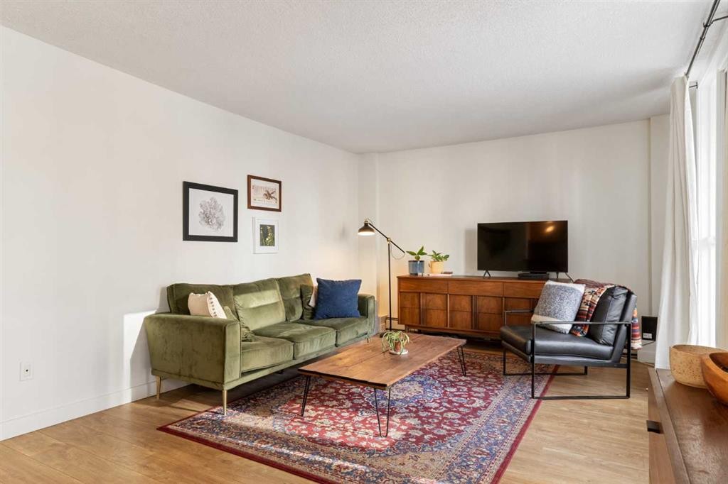 









605


14

Avenue Southwest, 303,
Calgary,




AB
T2R 0M9

