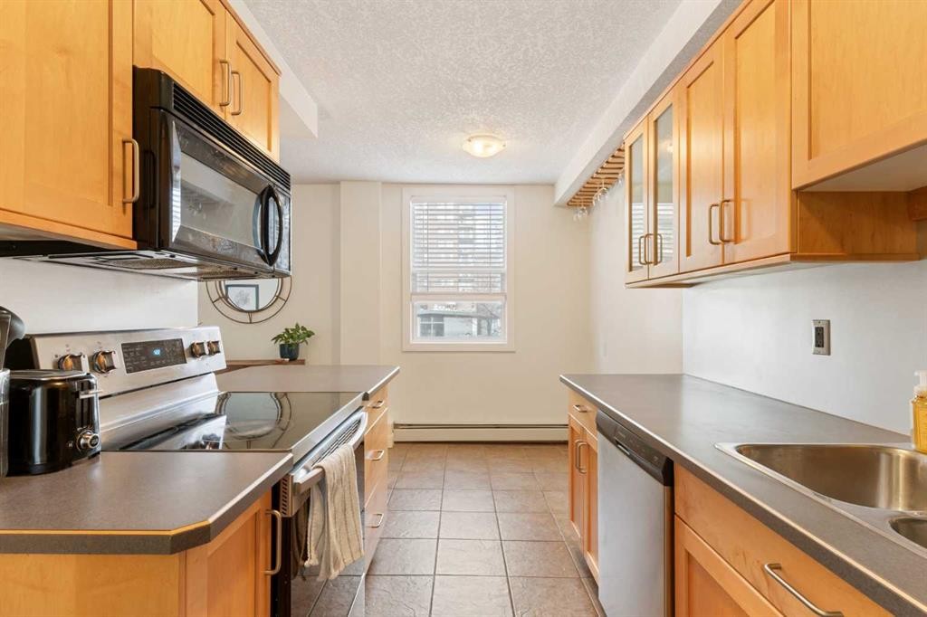 









605


14

Avenue Southwest, 303,
Calgary,




AB
T2R 0M9

