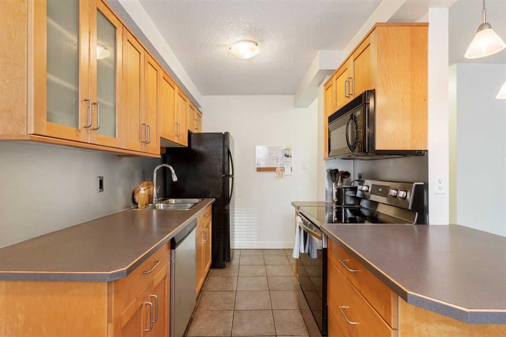 









605


14

Avenue Southwest, 303,
Calgary,




AB
T2R 0M9

