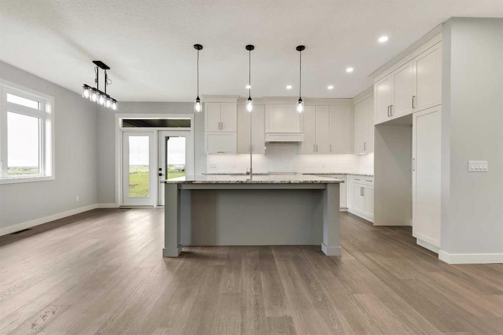 









349062


Tamarack

Drive East,
Rural Foothills County,




AB
T1S 5B8

