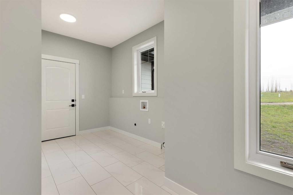 









349062


Tamarack

Drive East,
Rural Foothills County,




AB
T1S 5B8

