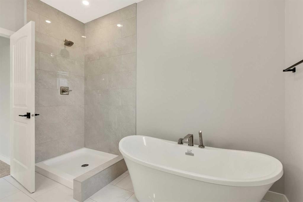 









349062


Tamarack

Drive East,
Rural Foothills County,




AB
T1S 5B8

