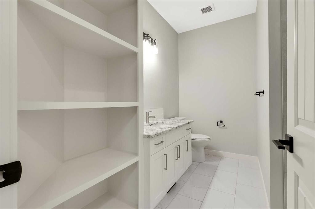 









349062


Tamarack

Drive East,
Rural Foothills County,




AB
T1S 5B8

