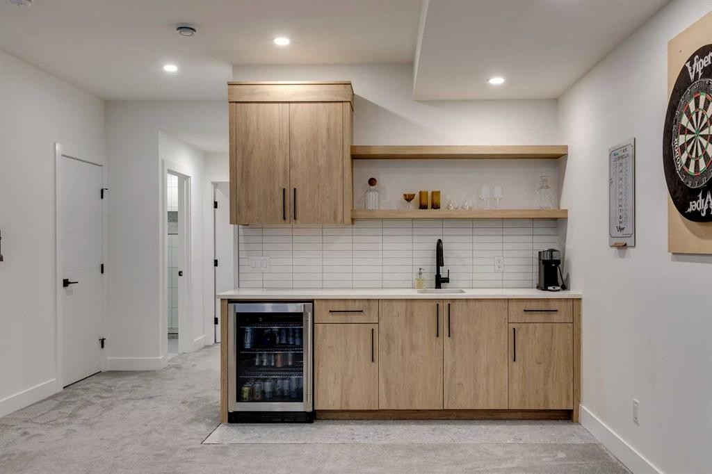 









2017


25

Avenue Southwest,
Calgary,




AB
T2T 1A6

