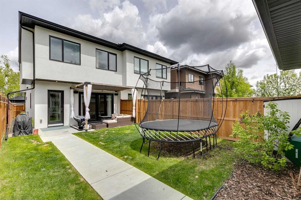 









2017


25

Avenue Southwest,
Calgary,




AB
T2T 1A6

