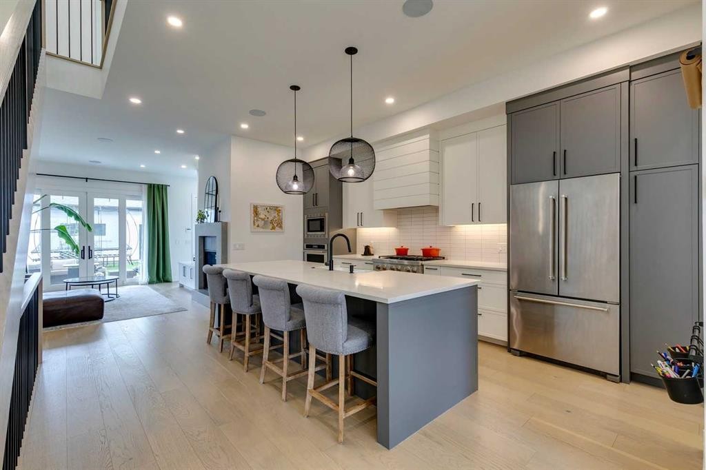 









2017


25

Avenue Southwest,
Calgary,




AB
T2T 1A6

