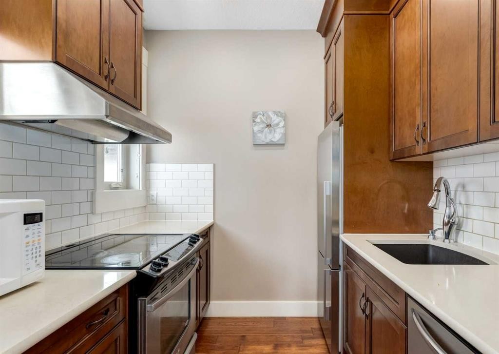 









72


Rockcliff

Grove Northwest,
Calgary,




AB
T3G 0C8

