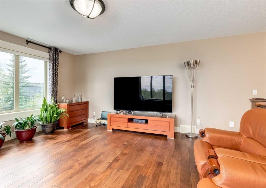 









72


Rockcliff

Grove Northwest,
Calgary,




AB
T3G 0C8

