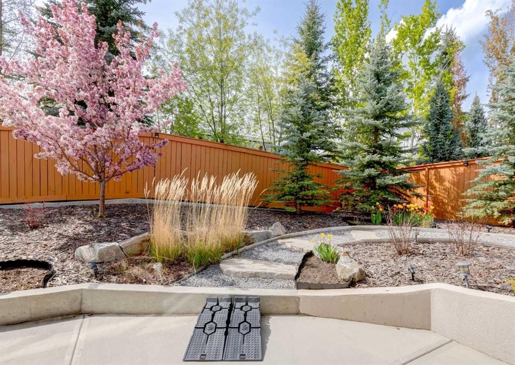









72


Rockcliff

Grove Northwest,
Calgary,




AB
T3G 0C8

