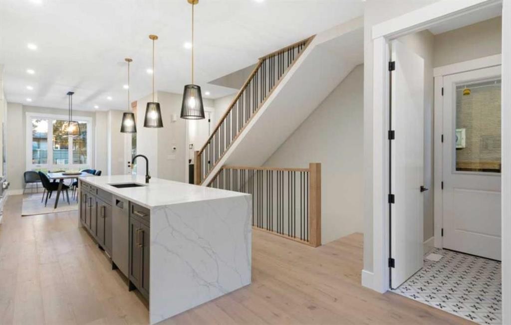 









2414


35

Street Southwest,
Calgary,




AB
T3E 2Y1

