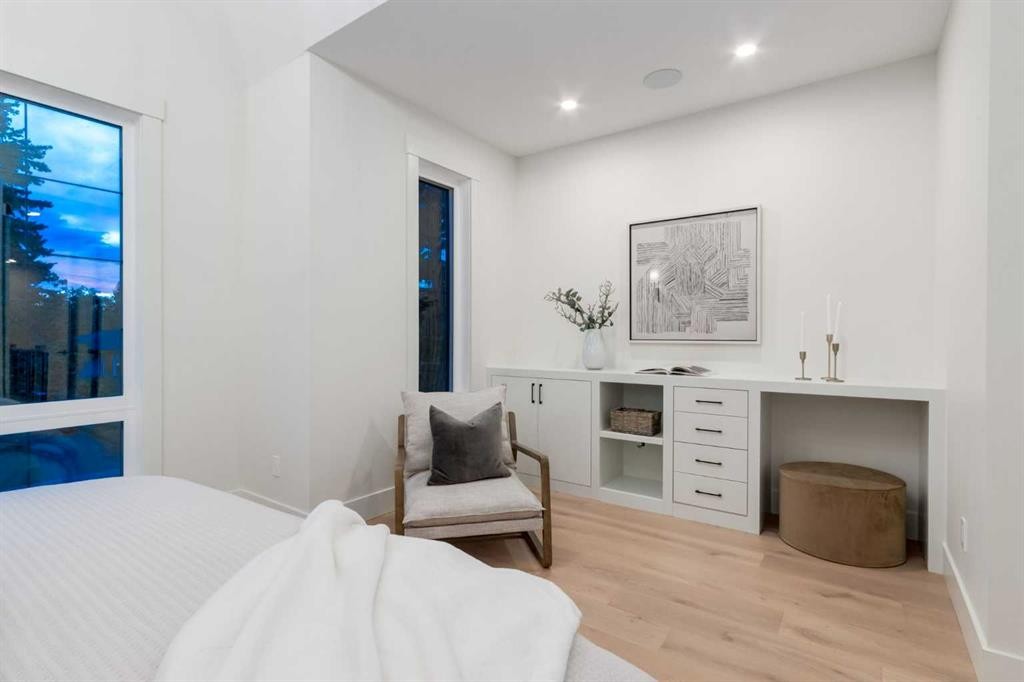 









2416


35

Street Southwest,
Calgary,




AB
T3E2Y1

