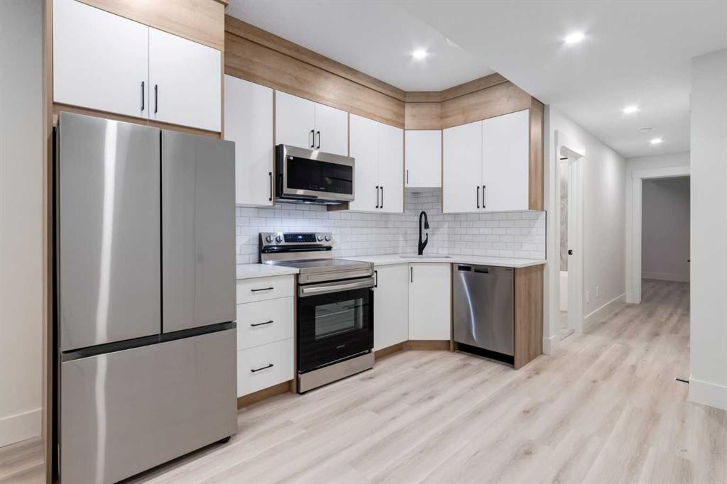









2416


35

Street Southwest,
Calgary,




AB
T3E2Y1

