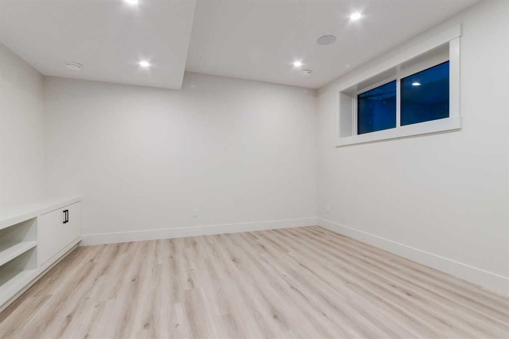 









2416


35

Street Southwest,
Calgary,




AB
T3E2Y1


