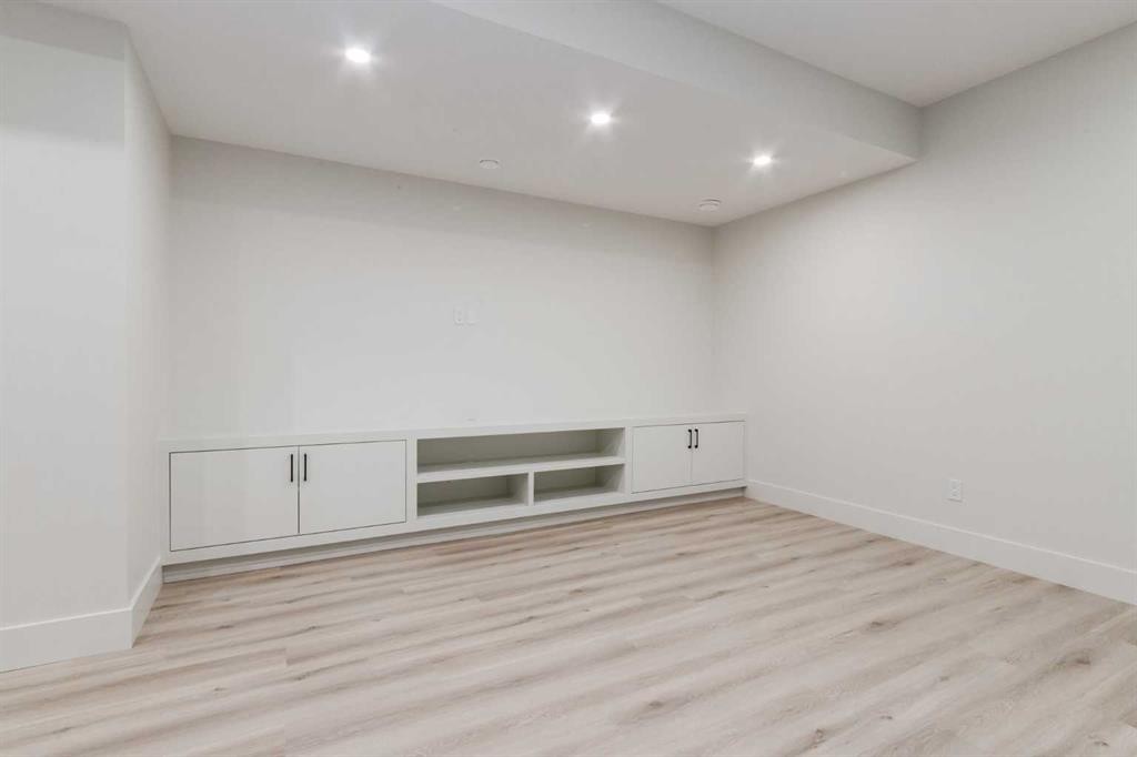 









2416


35

Street Southwest,
Calgary,




AB
T3E2Y1

