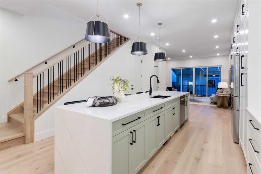









2416


35

Street Southwest,
Calgary,




AB
T3E2Y1

