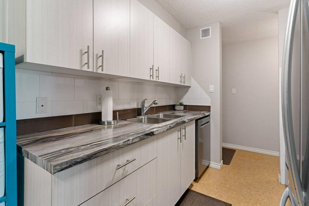 









8948


Elbow

Drive Southwest, 504,
Calgary,




AB
T2V 0H9

