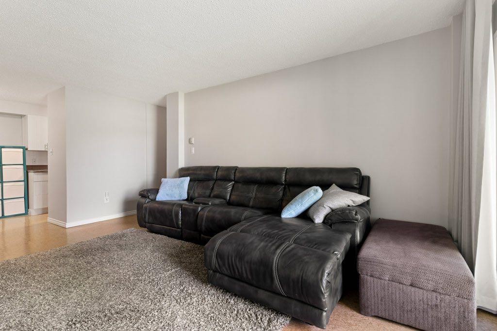 









8948


Elbow

Drive Southwest, 504,
Calgary,




AB
T2V 0H9

