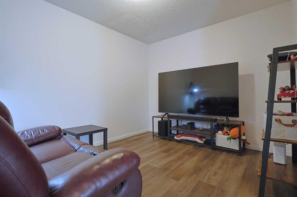 









153


Yorkville

Avenue Southwest,
Calgary,




AB
T2X 4K4

