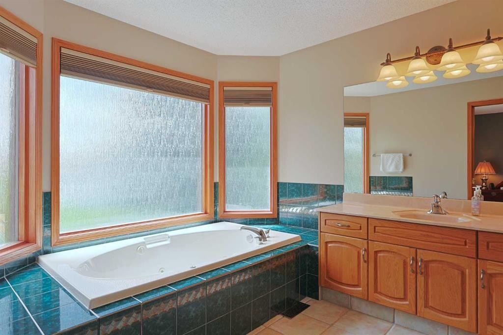 









109


Hamptons

Grove Northwest,
Calgary,




AB
T3A 5B2

