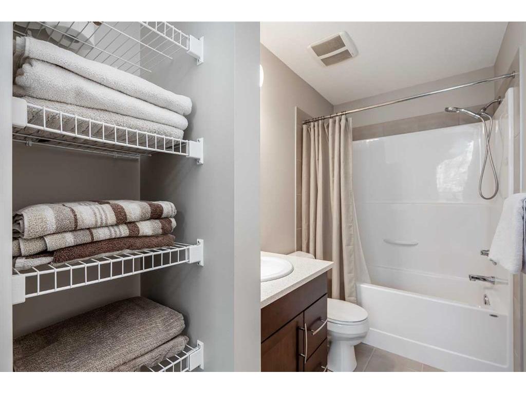 









1118


Mckenzie Towne

Row Southeast,
Calgary,




AB
T2Z1E1

