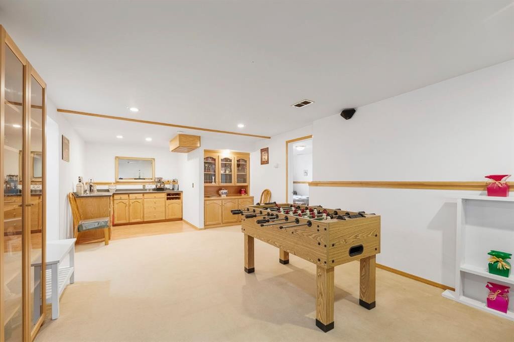 









20


Woodford

Crescent Southwest,
Calgary,




AB
T2W4C4

