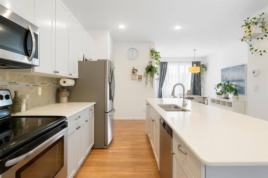 









1585


Legacy

Circle Southeast,
Calgary,




AB
T2x 2c3

