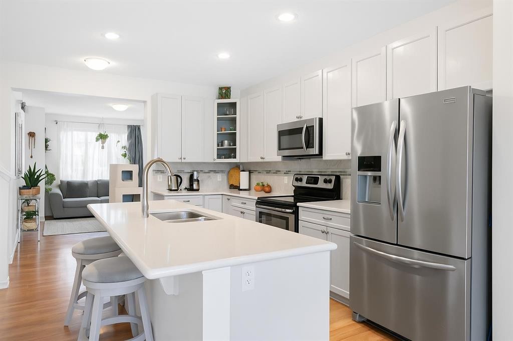 









1585


Legacy

Circle Southeast,
Calgary,




AB
T2x 2c3

