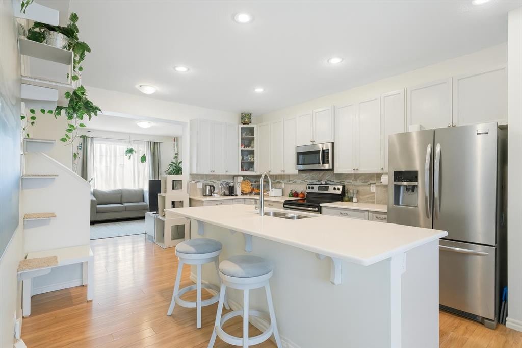 









1585


Legacy

Circle Southeast,
Calgary,




AB
T2x 2c3

