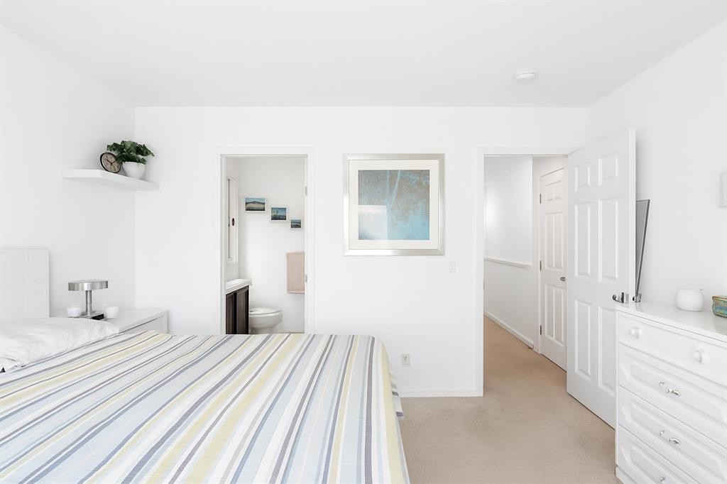 









1585


Legacy

Circle Southeast,
Calgary,




AB
T2x 2c3

