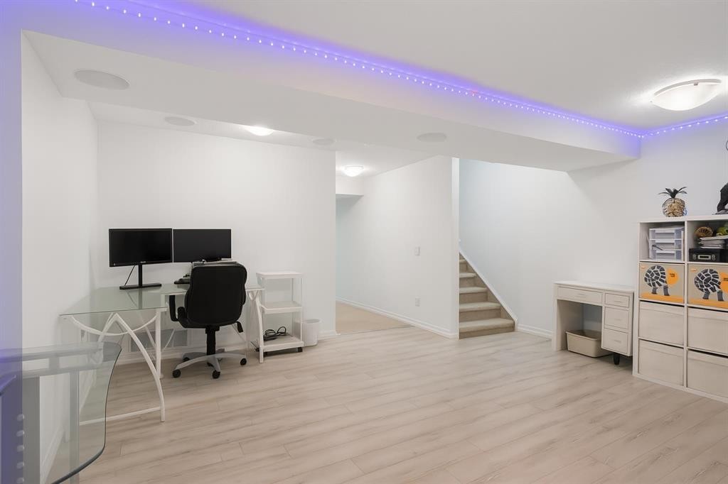 









1585


Legacy

Circle Southeast,
Calgary,




AB
T2x 2c3

