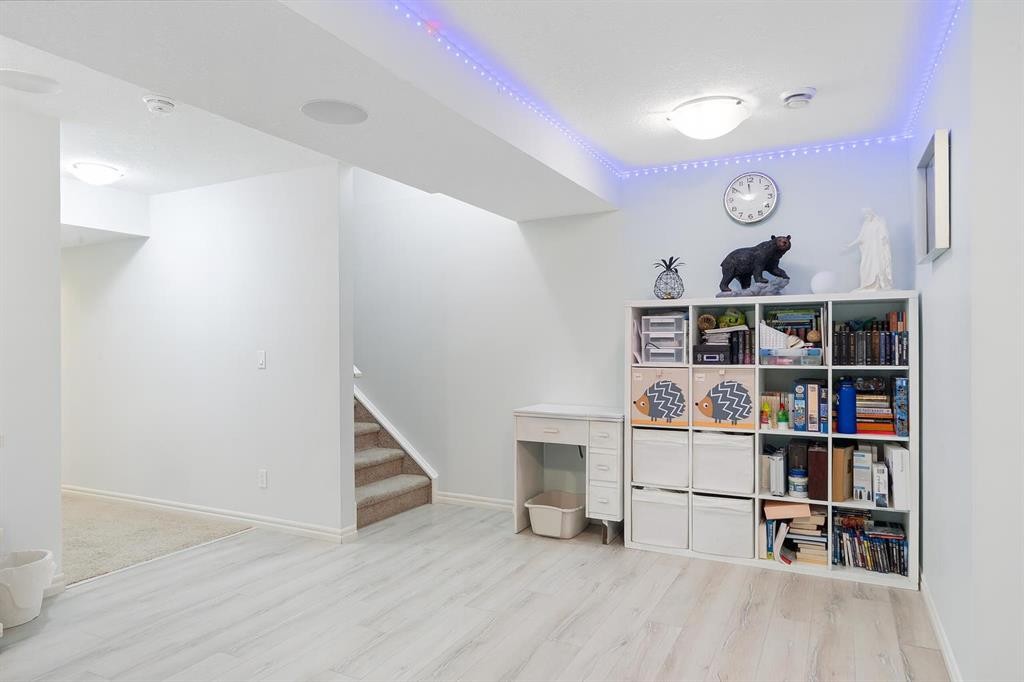 









1585


Legacy

Circle Southeast,
Calgary,




AB
T2x 2c3

