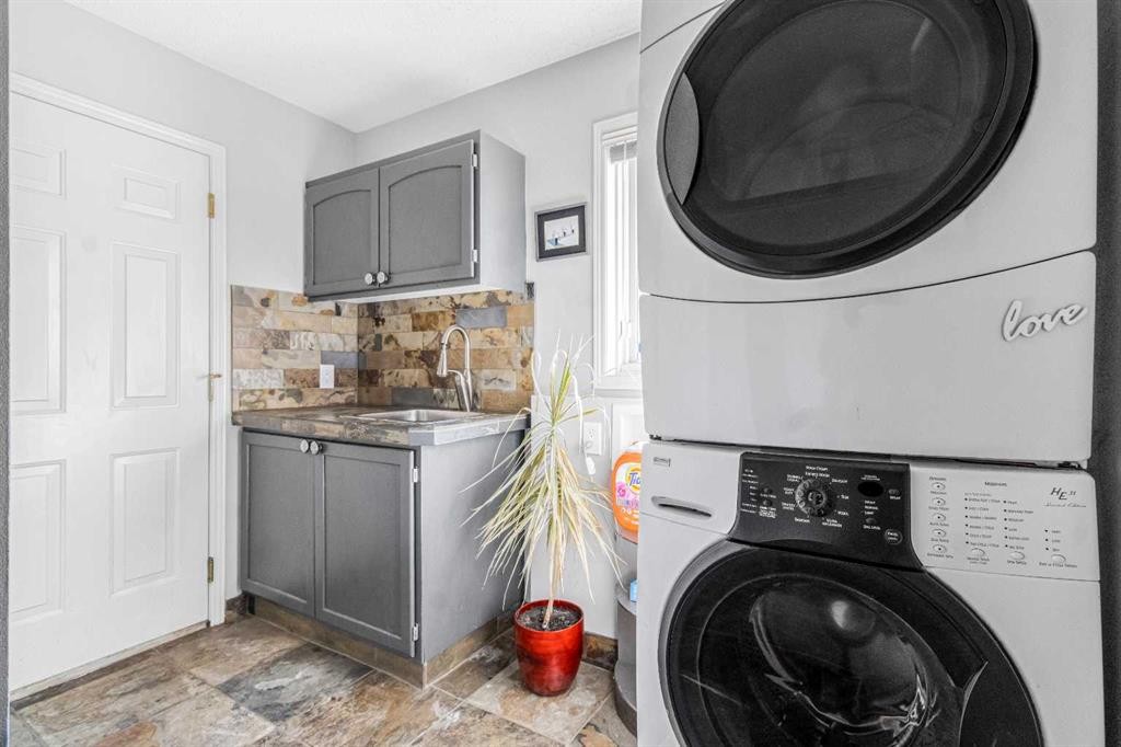 









197


Douglas Park

Boulevard Southeast,
Calgary,




AB
T2Z 2N3

