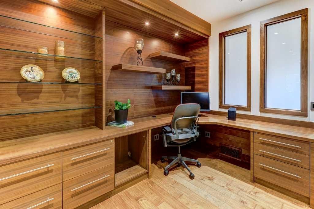 









738


Crescent

Road Northwest,
Calgary,




AB
T2M 4A7


