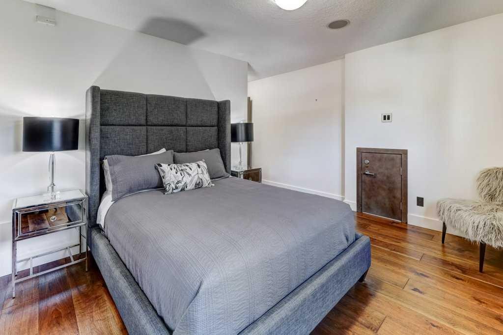 









738


Crescent

Road Northwest,
Calgary,




AB
T2M 4A7

