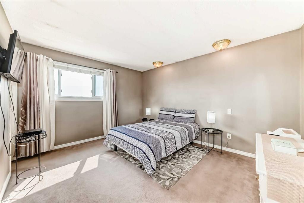 









32


Radcliffe

Bay Southeast,
Calgary,




AB
T2A 6B3

