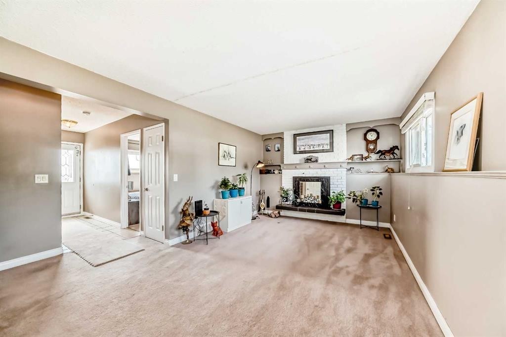









32


Radcliffe

Bay Southeast,
Calgary,




AB
T2A 6B3

