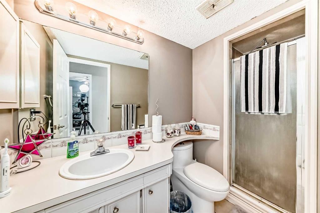 









32


Radcliffe

Bay Southeast,
Calgary,




AB
T2A 6B3

