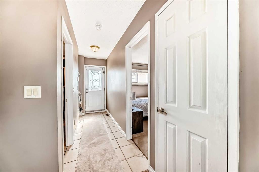 









32


Radcliffe

Bay Southeast,
Calgary,




AB
T2A 6B3

