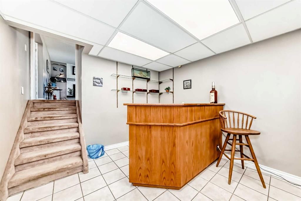 









32


Radcliffe

Bay Southeast,
Calgary,




AB
T2A 6B3

