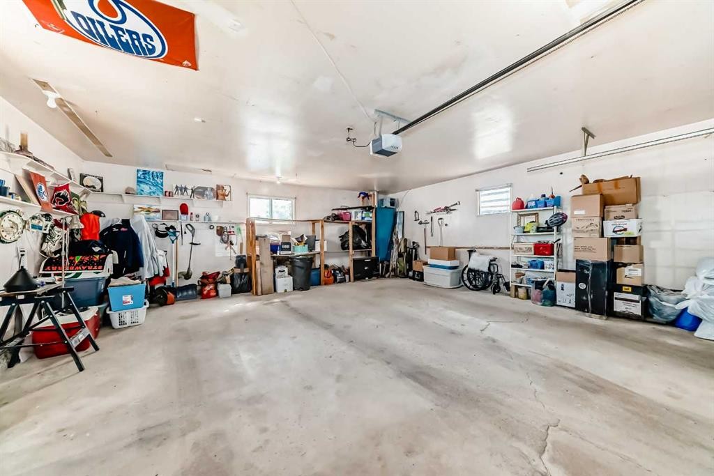 









32


Radcliffe

Bay Southeast,
Calgary,




AB
T2A 6B3

