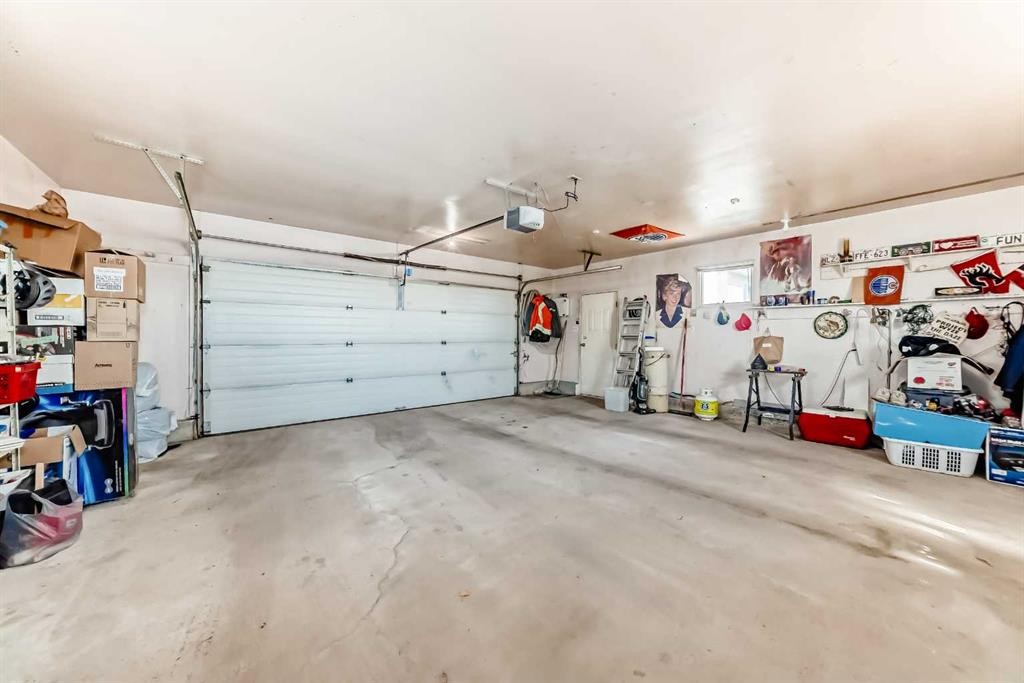 









32


Radcliffe

Bay Southeast,
Calgary,




AB
T2A 6B3

