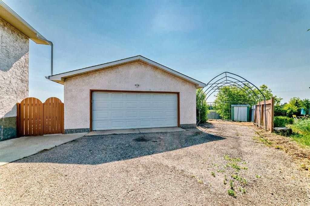 









32


Radcliffe

Bay Southeast,
Calgary,




AB
T2A 6B3

