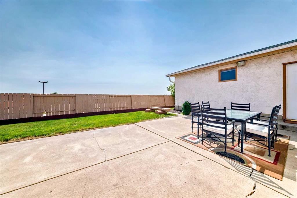 









32


Radcliffe

Bay Southeast,
Calgary,




AB
T2A 6B3


