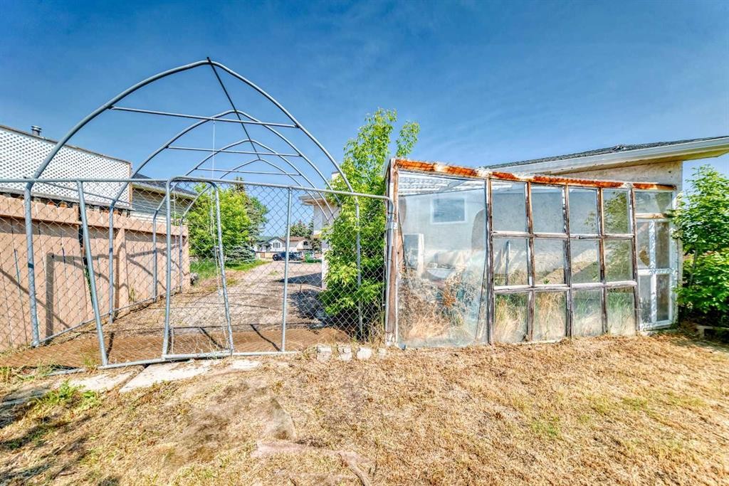 









32


Radcliffe

Bay Southeast,
Calgary,




AB
T2A 6B3

